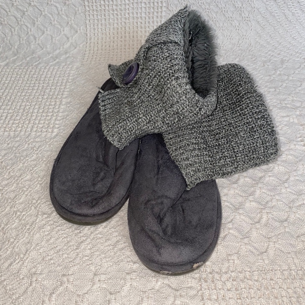 Grey boots